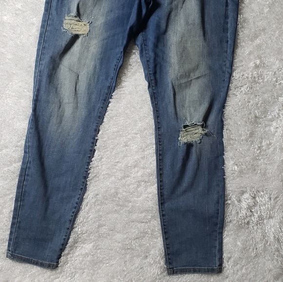 SALE!! REFUGE JEANS - Picture 4 of 6